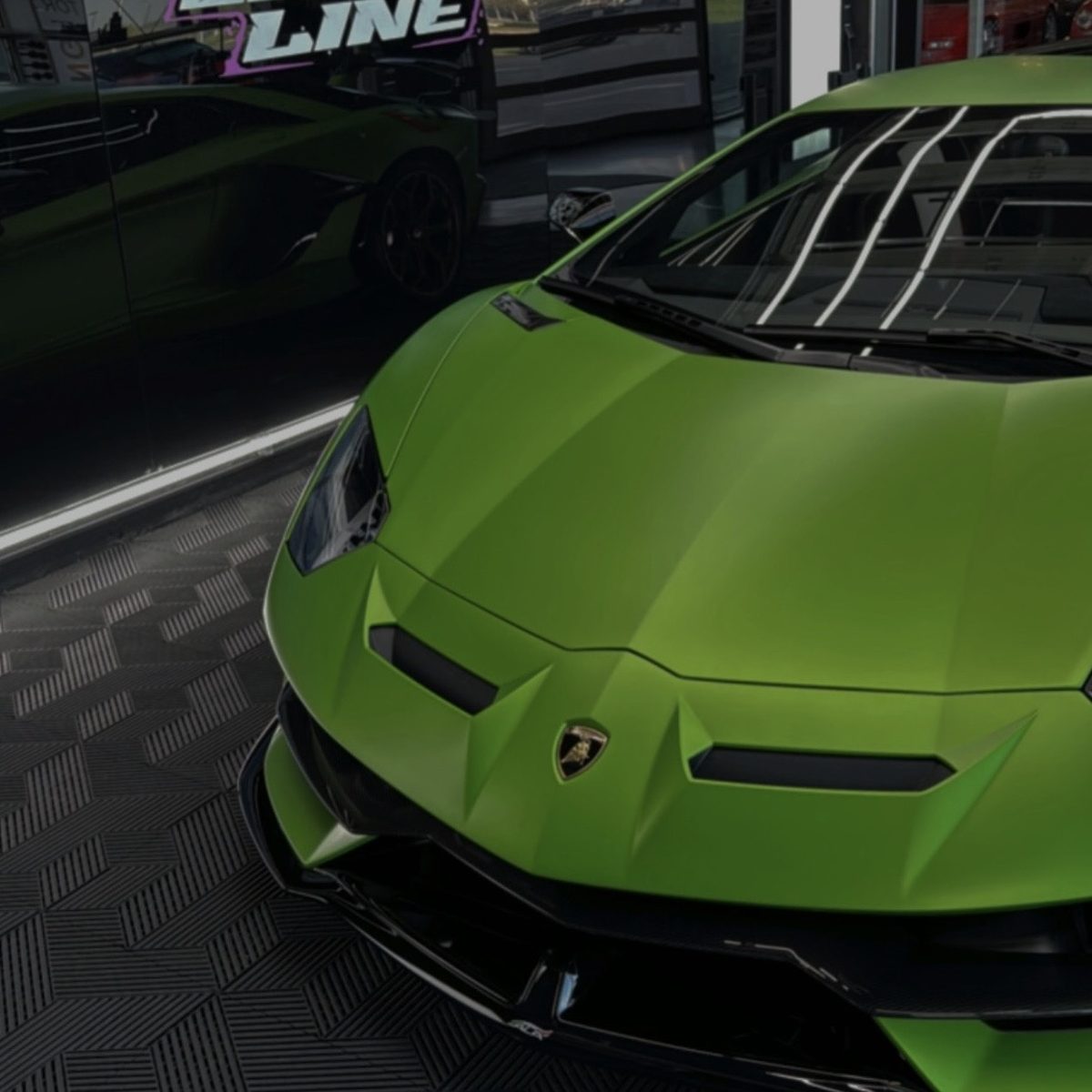 Lamborghini Aventador SVJ Aufbereitung in Mattgrün Folierung