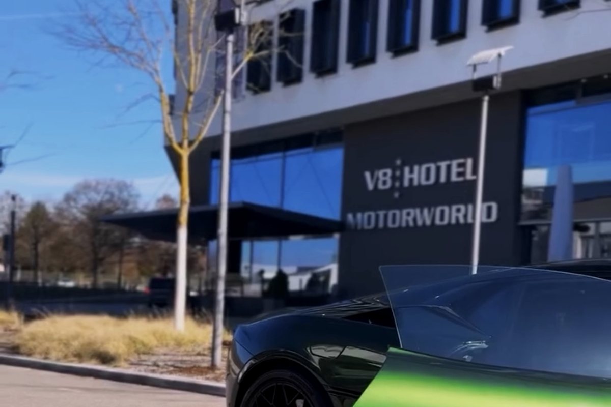 Pro Shine Atelier in der Motorworld Böblingen — Premium Auto Aufbereitung