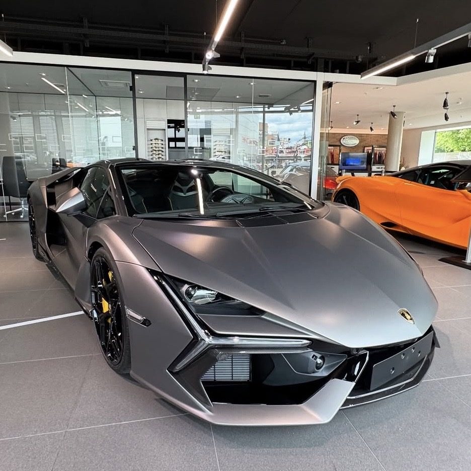 Lamborghini Revuelto Fahrzeugaufbereitung Stuttgart